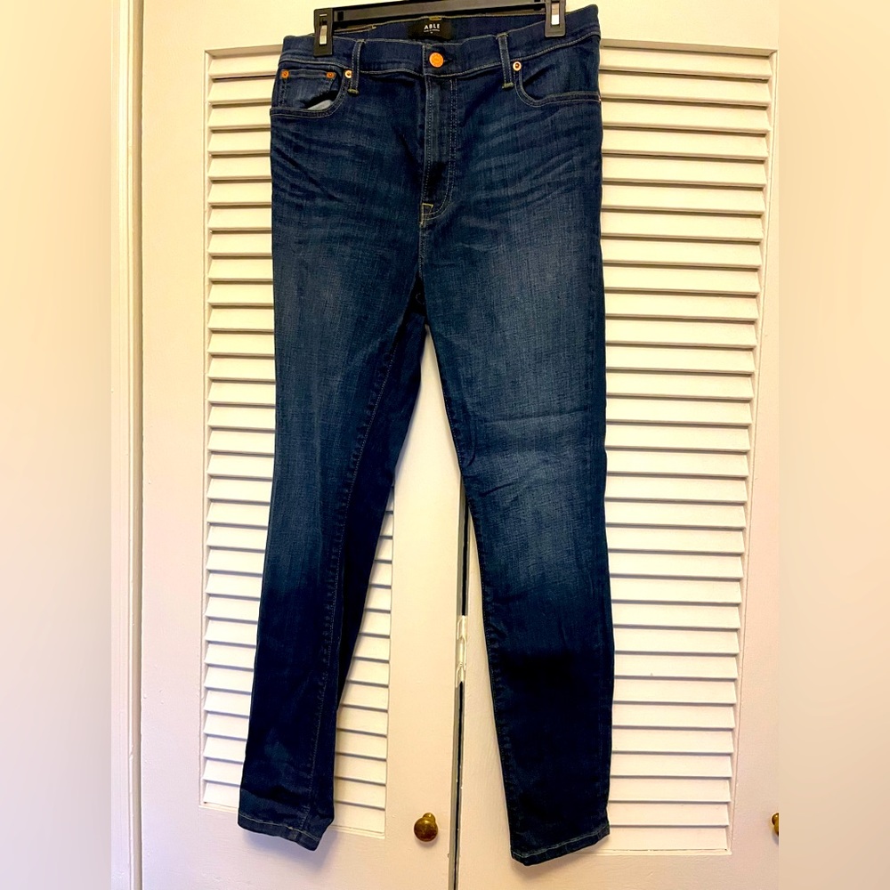 Able brand size 30 high rise skinny jeans.